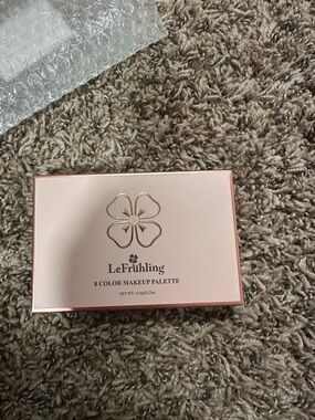 LeFrühling 8-Color Makeup Palette - Pale Pink Packaging